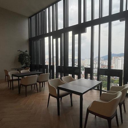 Beacon 2Br Infinity Pool - By Bnb4U Джордж Таун Екстериор снимка