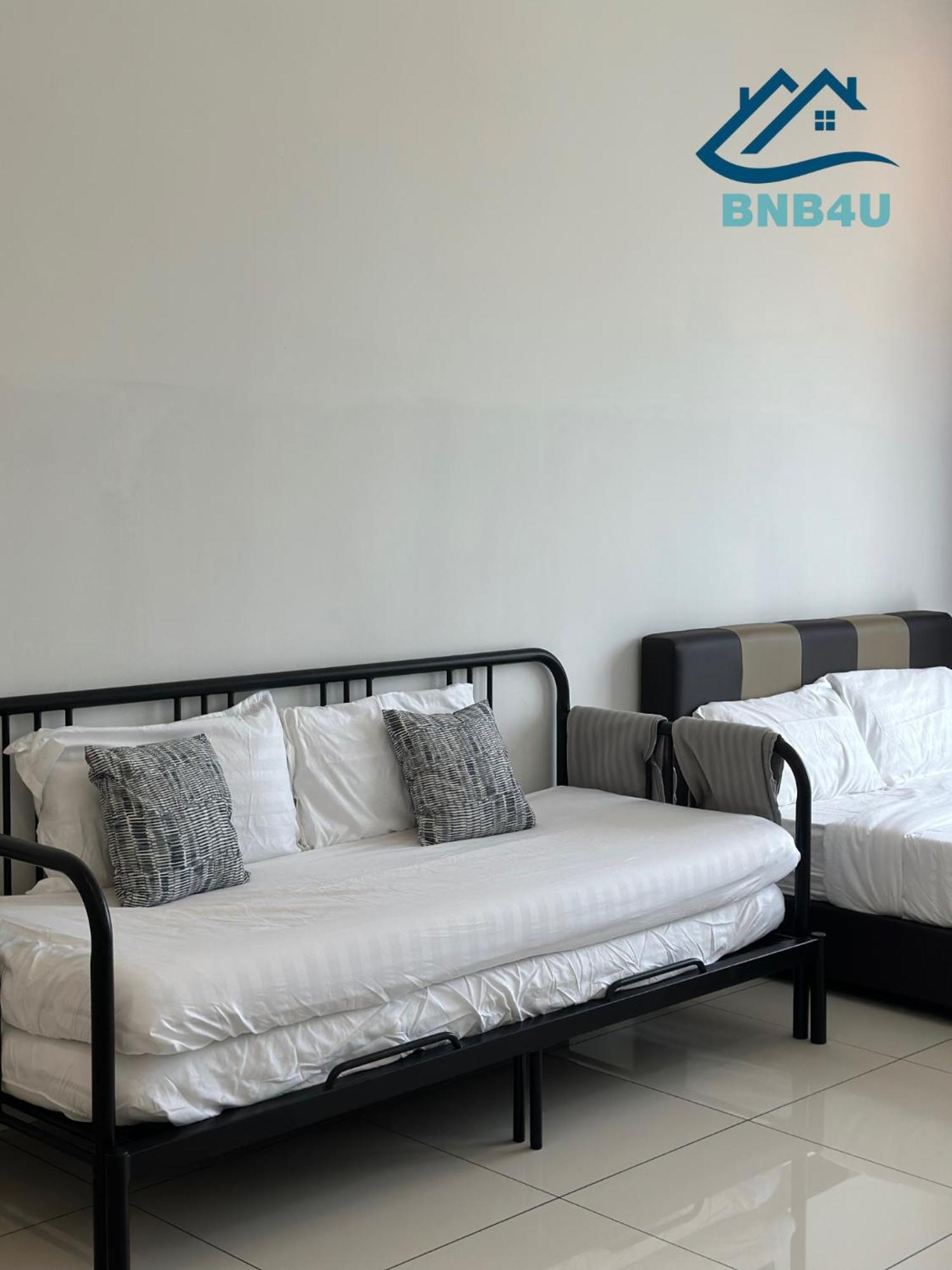 Beacon 2Br Infinity Pool - By Bnb4U Джордж Таун Екстериор снимка