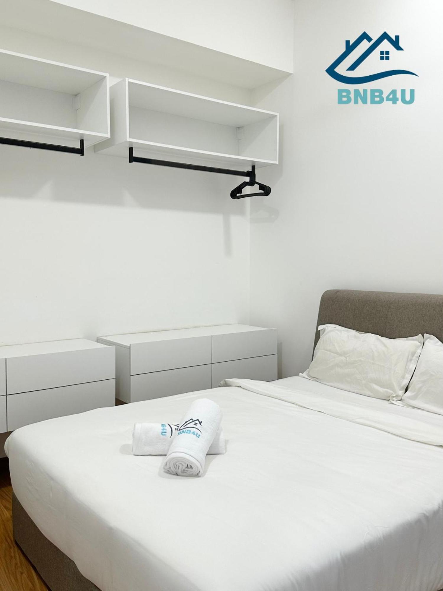 Beacon 2Br Infinity Pool - By Bnb4U Джордж Таун Екстериор снимка