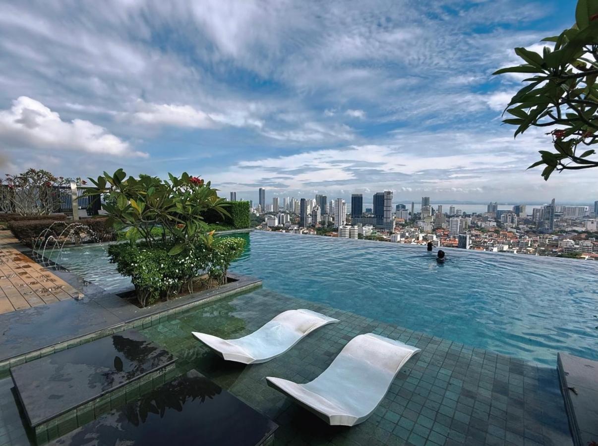 Beacon 2Br Infinity Pool - By Bnb4U Джордж Таун Екстериор снимка