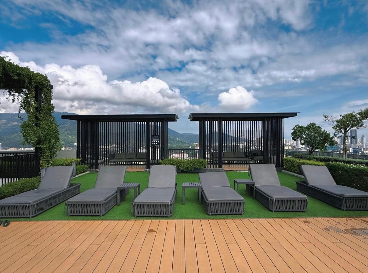 Beacon 2Br Infinity Pool - By Bnb4U Джордж Таун Екстериор снимка